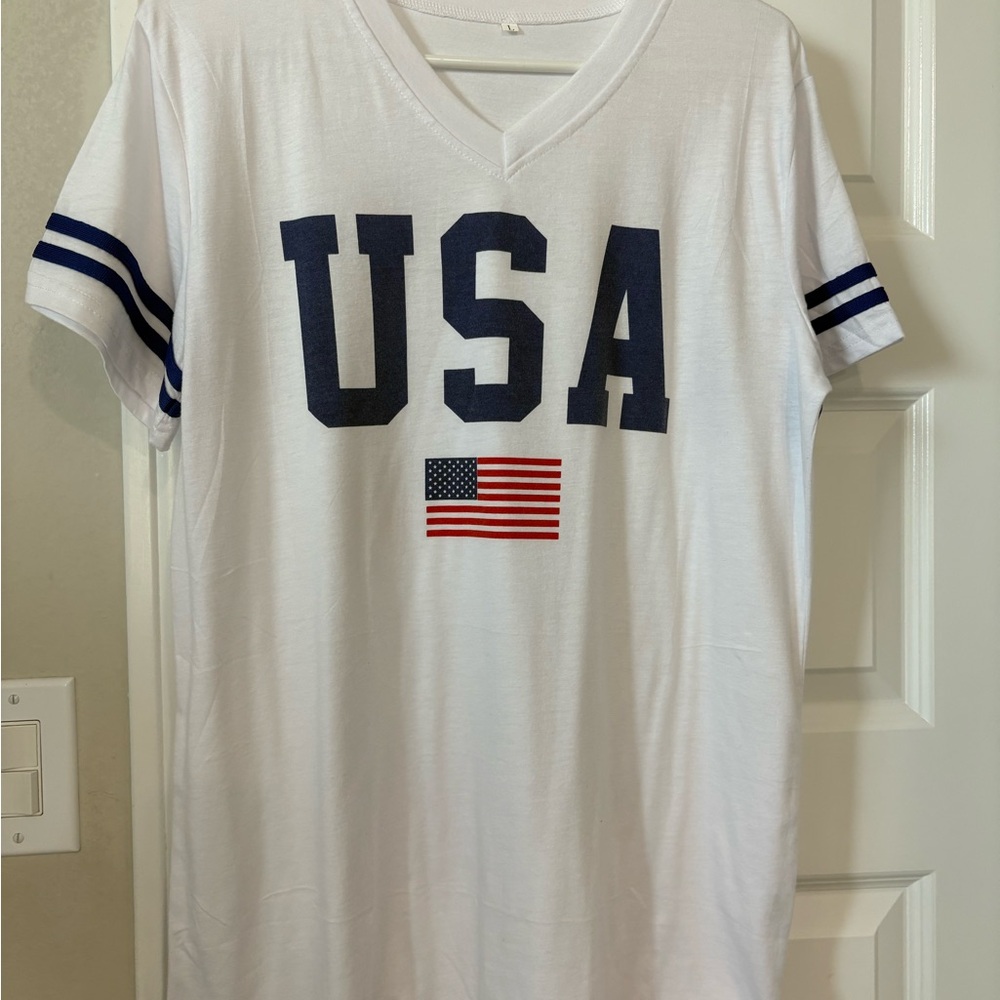 USA Graphic V‑Neck Tee with Flag